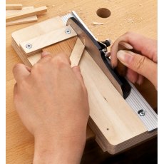 Veritas Miniature Right-Hand Shooting Plane & Board Veritas Miniature Right-Hand Shooting Plane & Board