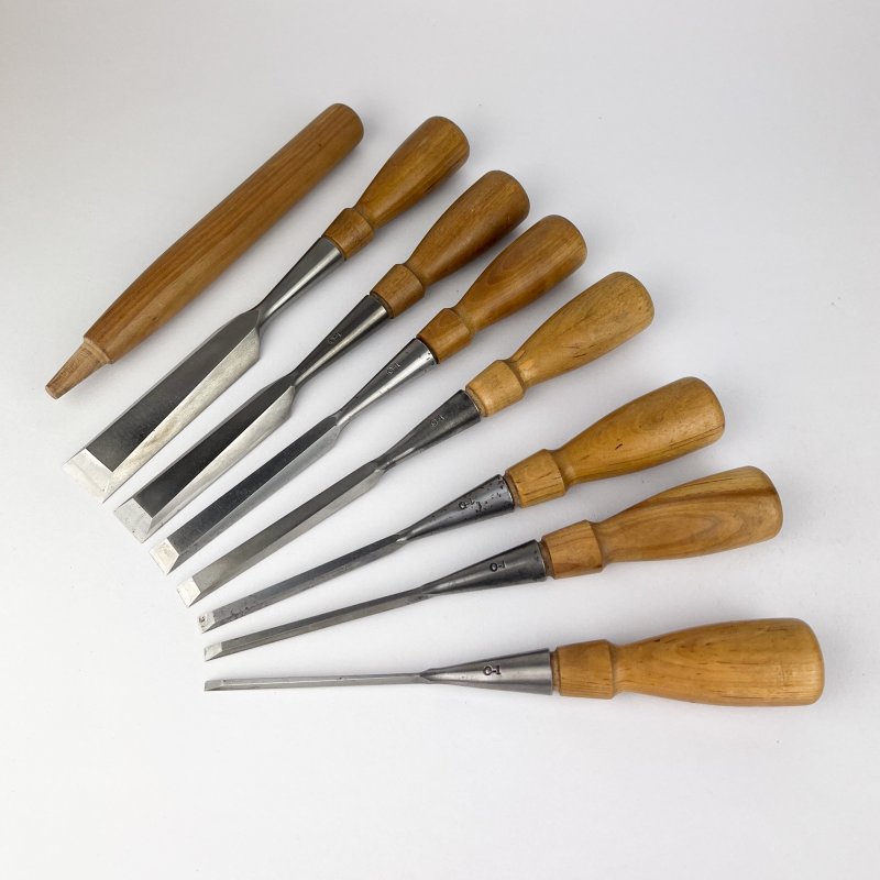 Friday Finds Lie Nielsen 01 Chisels - set of 7 [Preowned, SOLD]