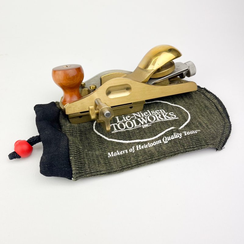 Friday Finds Lie-Nielsen Toolworks No.140 Skew Block Plane (Bronze) with fence [Preowned, Unused SOLD]