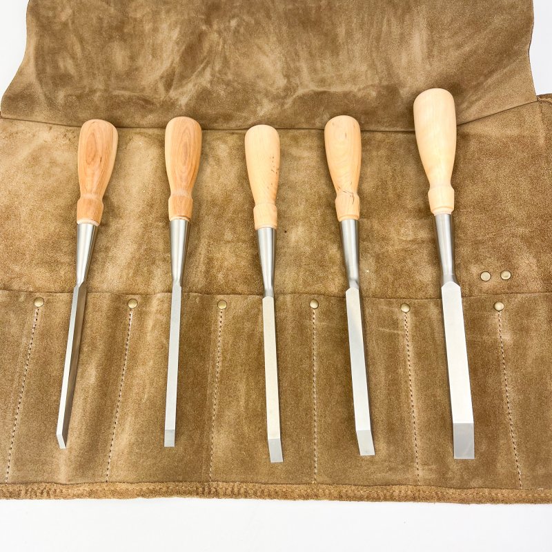 Friday Finds Lie-Nielsen Toolworks - Set of 5 Mortise Chisels with Lie Nielsen Leather Roll [Preowned, Unused]